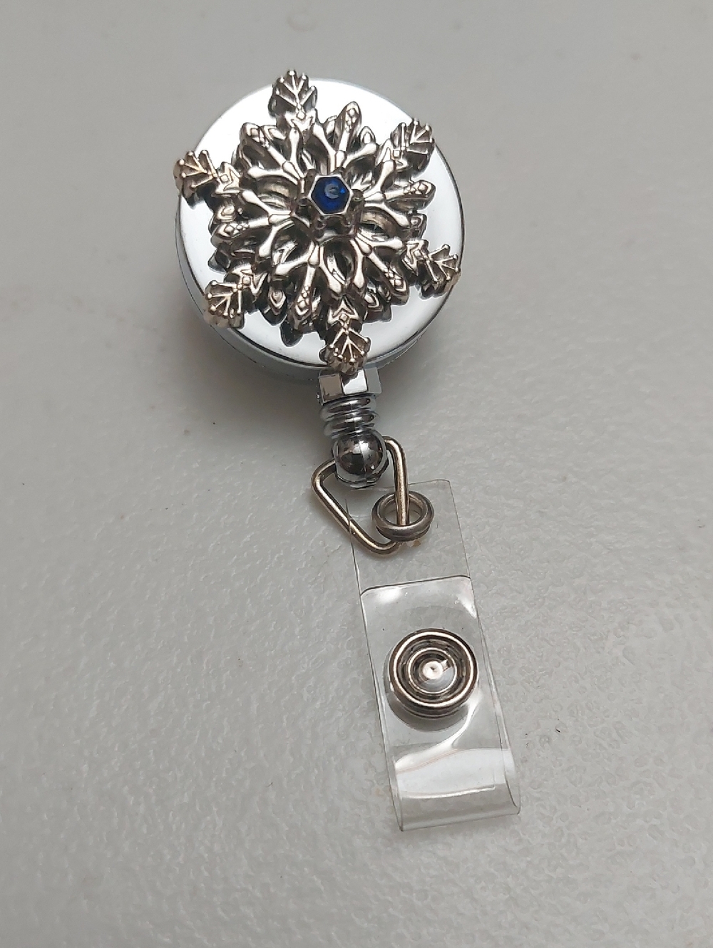 Ganz Spinning Snowflake Dark Blue Silver Tone ID Badge Holder Retractable Reel